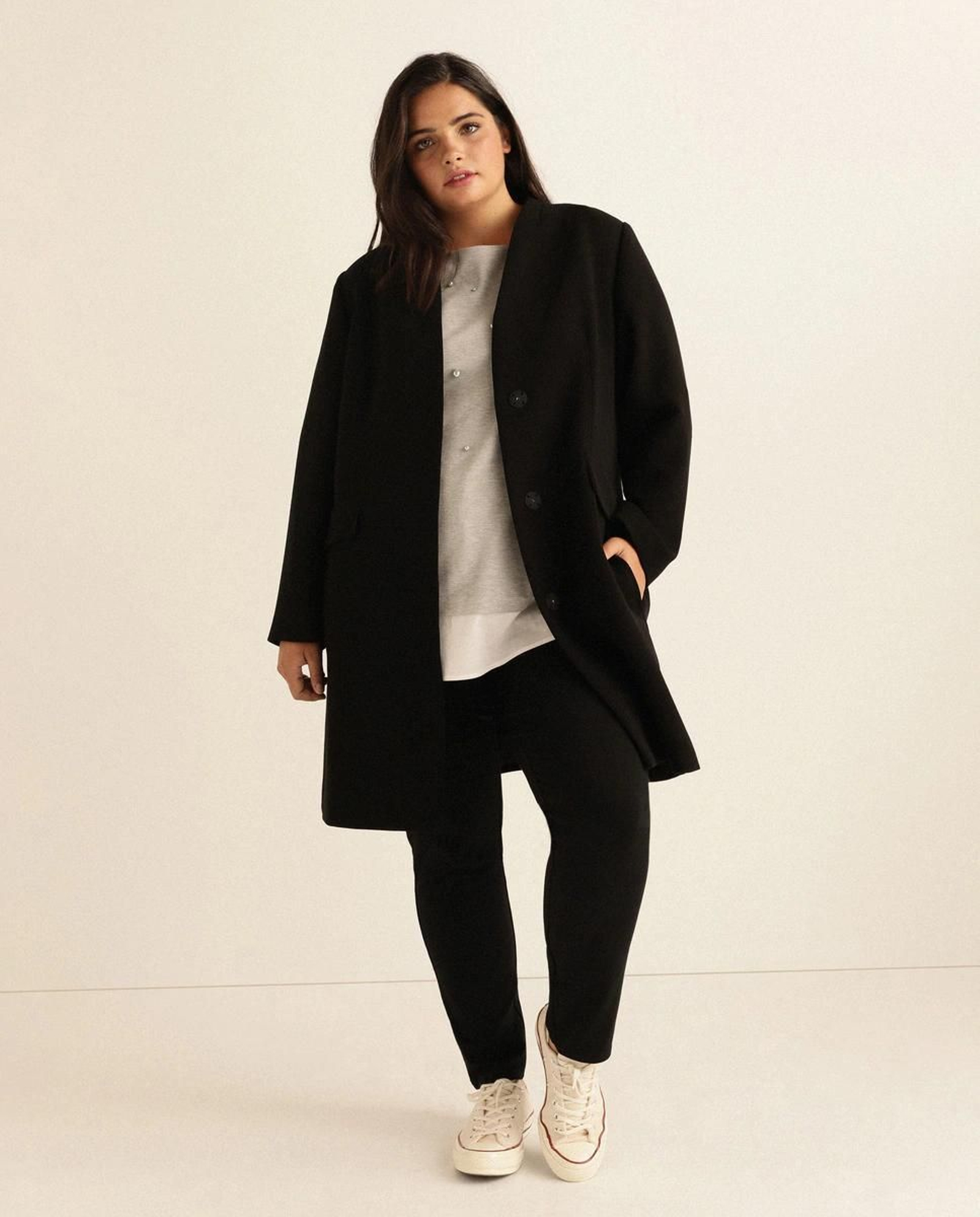 Abrigo negro de Couchel (antes 89,99, ahora 62,99 euros) Abrigo negro de Couchel (antes 89,99, ahora 62,99 euros)