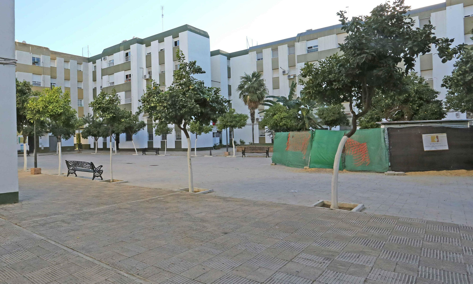 La plaza de Benaocaz, en la barriada de La Granja, en una imagen de archivo La plaza de Benaocaz, en la barriada de La Granja, en una imagen de archivo