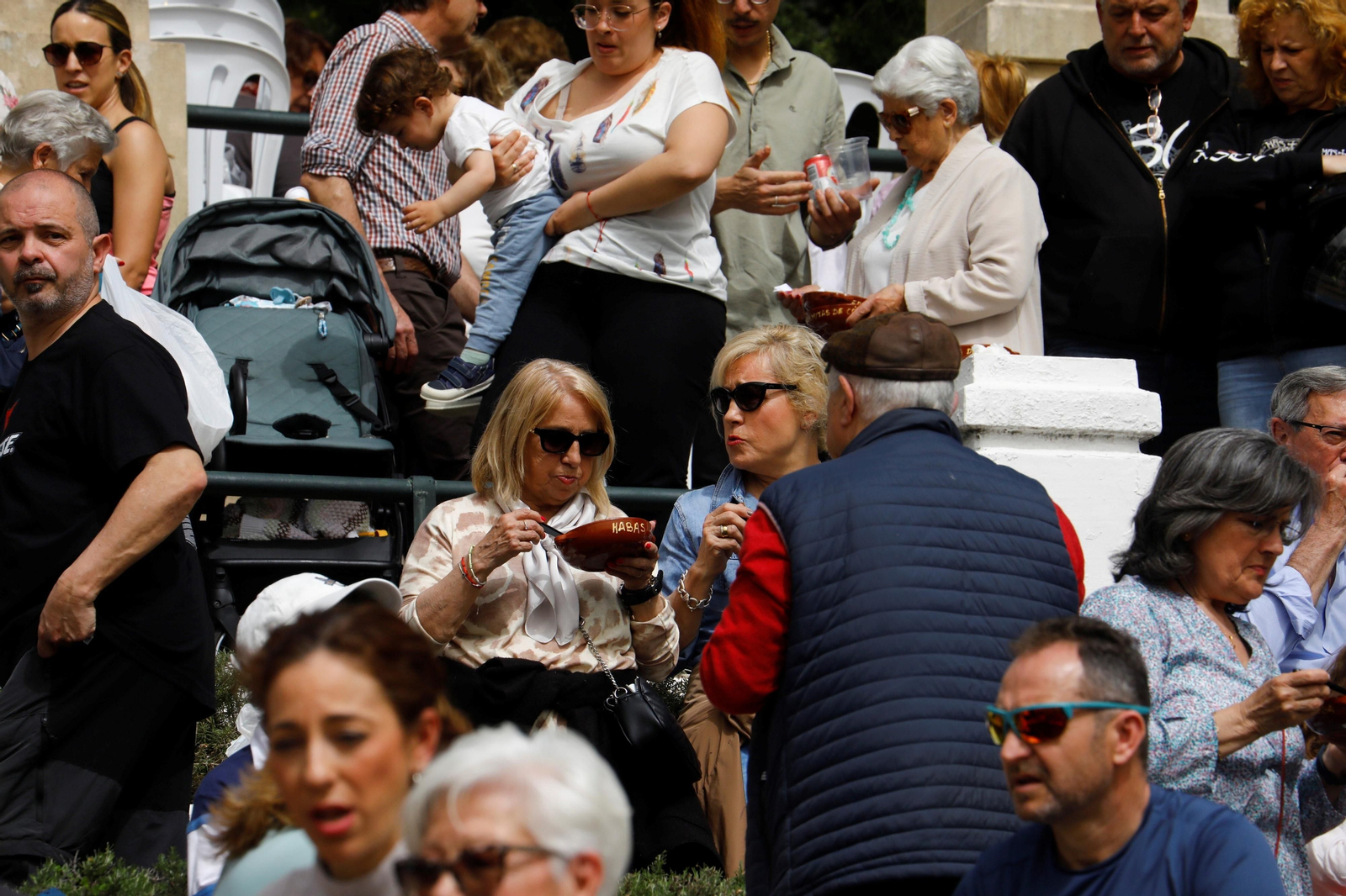 Las mejores imágenes de las tradicionales Habas en las Ermitas de Córdoba