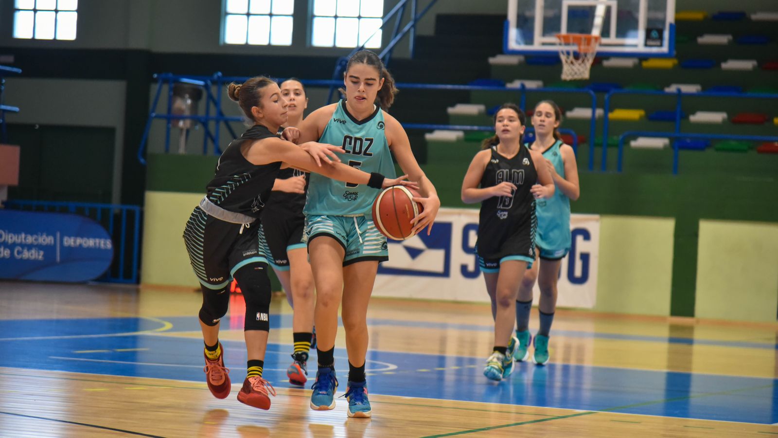 Las fotos de la segunda jornada del Andaluz infantil femenino de baloncesto en La Línea
