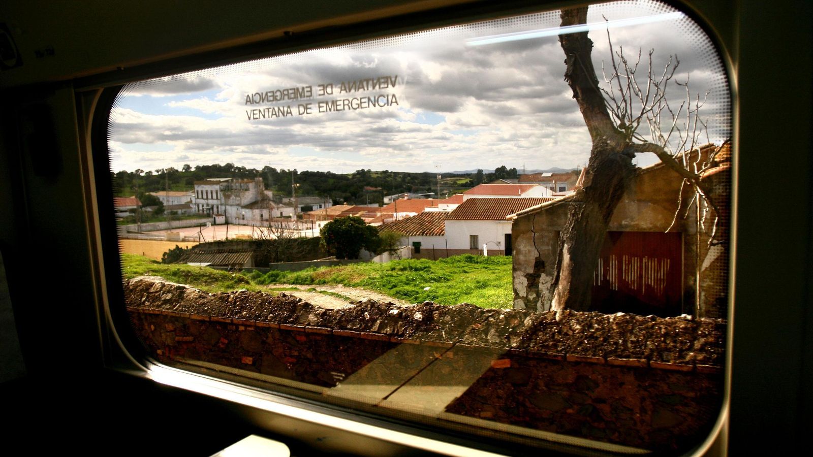 Vista desde el tren Huelva Zafra. Vista desde el tren Huelva Zafra.