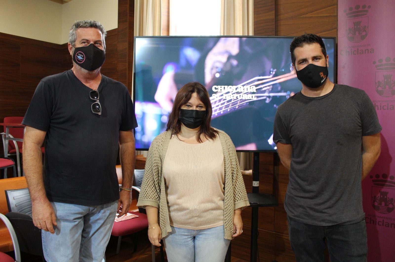 Los responsables de la iniciativa, en el Salón de Plenos.