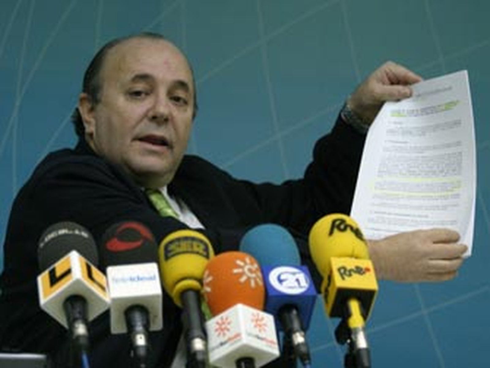 La Audiencia revoca el archivo de la causa contra Del Ojo y acuerda reabrirla