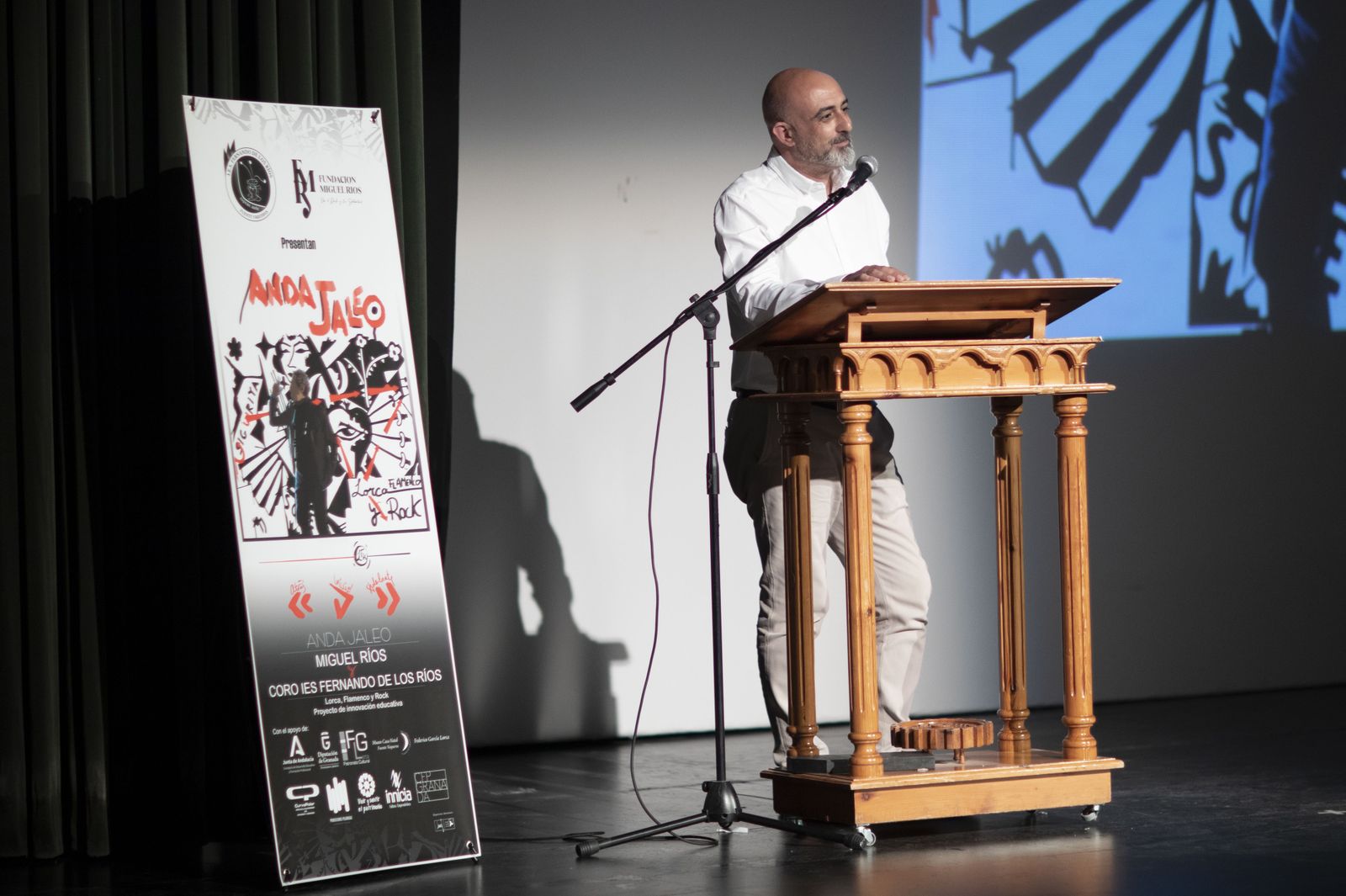 Fuente Vaqueros estrena la versión rockera del poema de Lorca 'Anda jaleo'