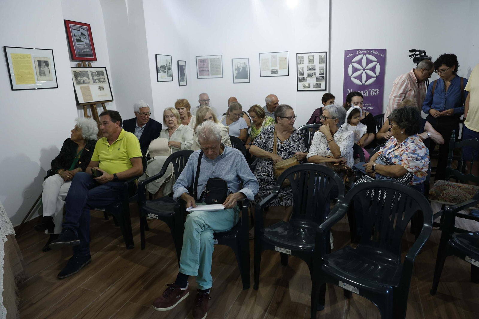 Las fotos de la exposición "El San Roque de los 60" y la presentación de los libros "Plaza de Armas" y "Alameda" de Antonio Pérez Girón