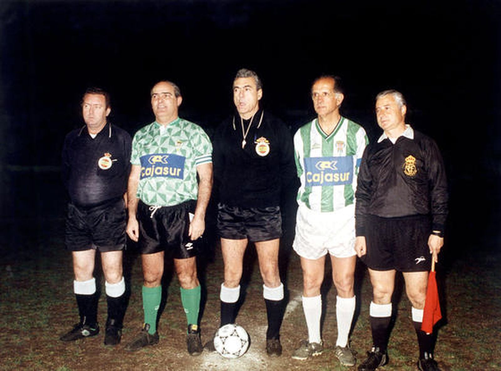 Rafael Márquez Campos, en un partido de homenaje, con los legendarios Juanín y Mena.