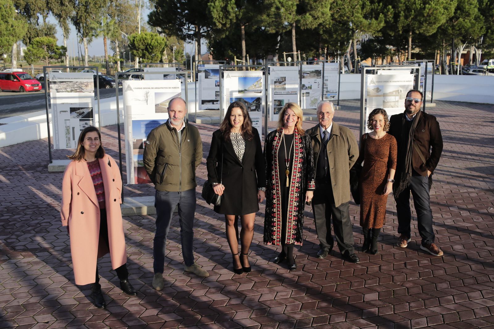 Pilar Miranda con representantes del Colegio de Arquitectos.