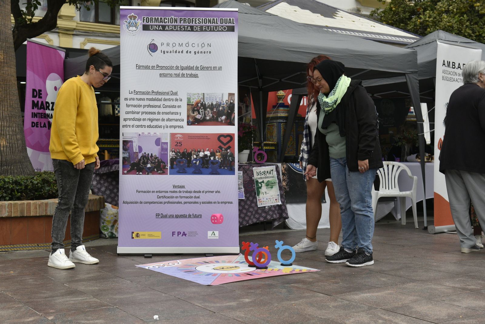 I muestra de entidades sociales Informat en La Plaza Alta