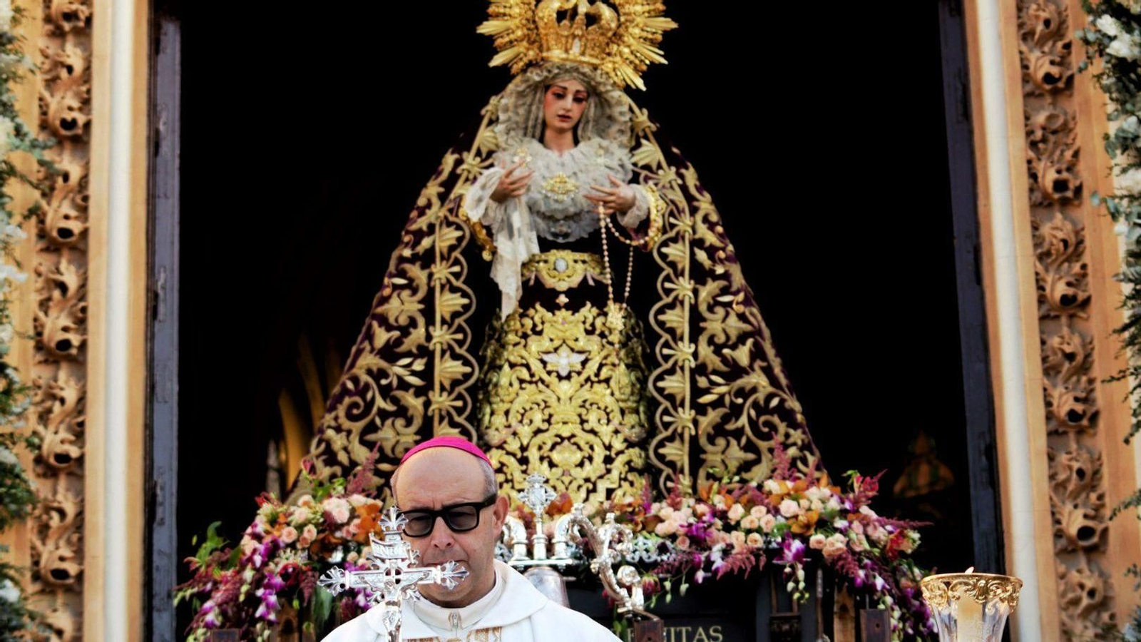 Misa con motivo del 25 aniversario de la coronación de la Virgen de la Trinidad.