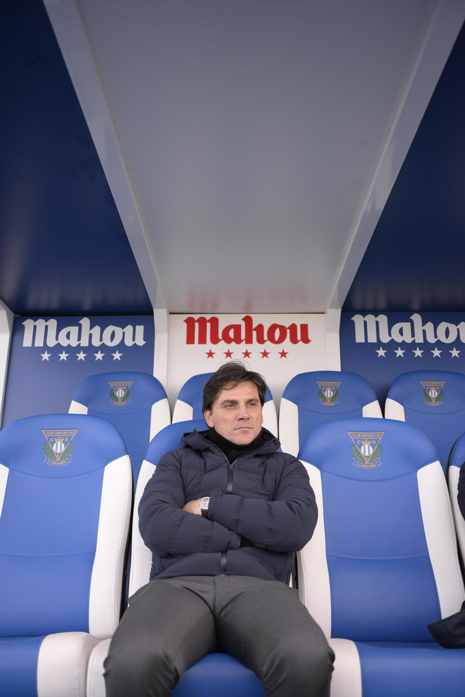 Vincenzo Montella, en el banquillo en Butarque.