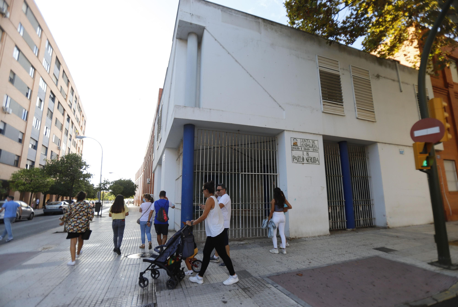 Instituto Pablo Neruda de Huelva. Instituto Pablo Neruda de Huelva.
