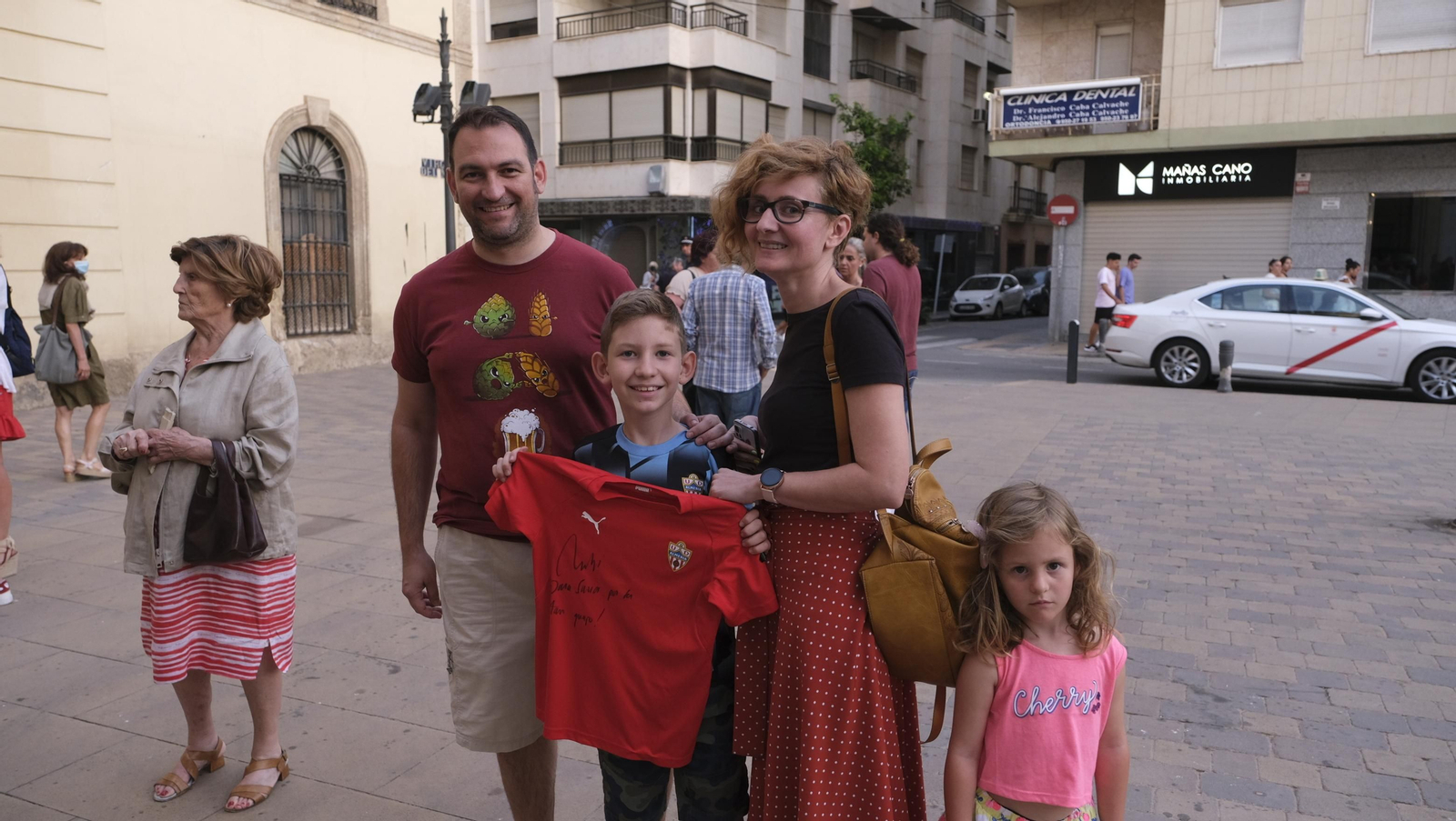 Ofrenda de la U.D. Almería a la Virgen del Mar, por el ascenso a la Liga Santander de Fútbol