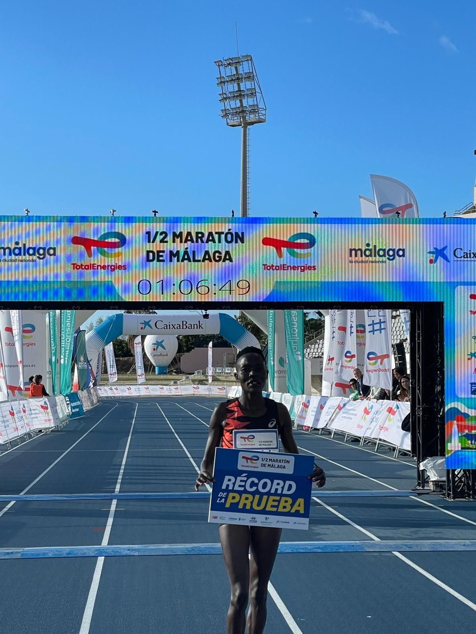 Las mejores fotos de la Media Maratón de Málaga 2024 Las mejores fotos de la Media Maratón de Málaga 2024