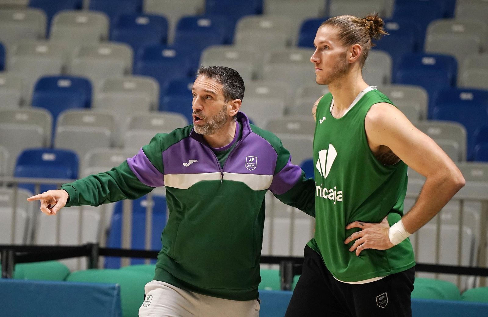 El Unicaja quema los polvorones