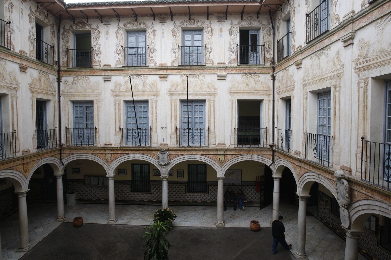 Patio del instituto Vicente Espinel, en la céntrica calle Gaona.