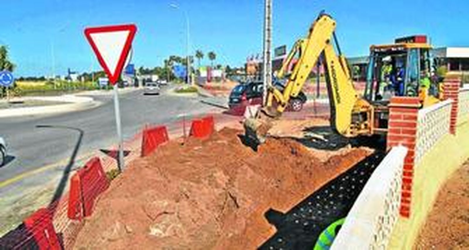 Trabajos que se realizan a la salida de la ciudad, a la altura de Barlac, donde habrá más capacidad para el paso de vehículos.