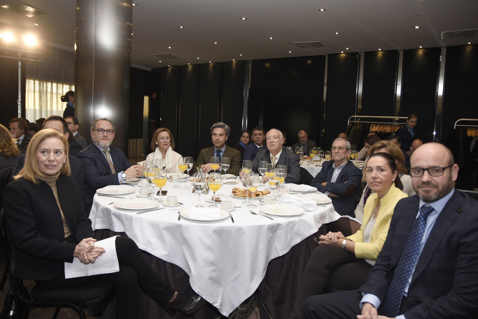 María José Rubio, Alberto Castro, Laura Ruiz, Andrés Lorite, Felipe Romero, Eduardo Valiente, María Jesús Botella, Carmen Sousa y Bernardo Jordano.