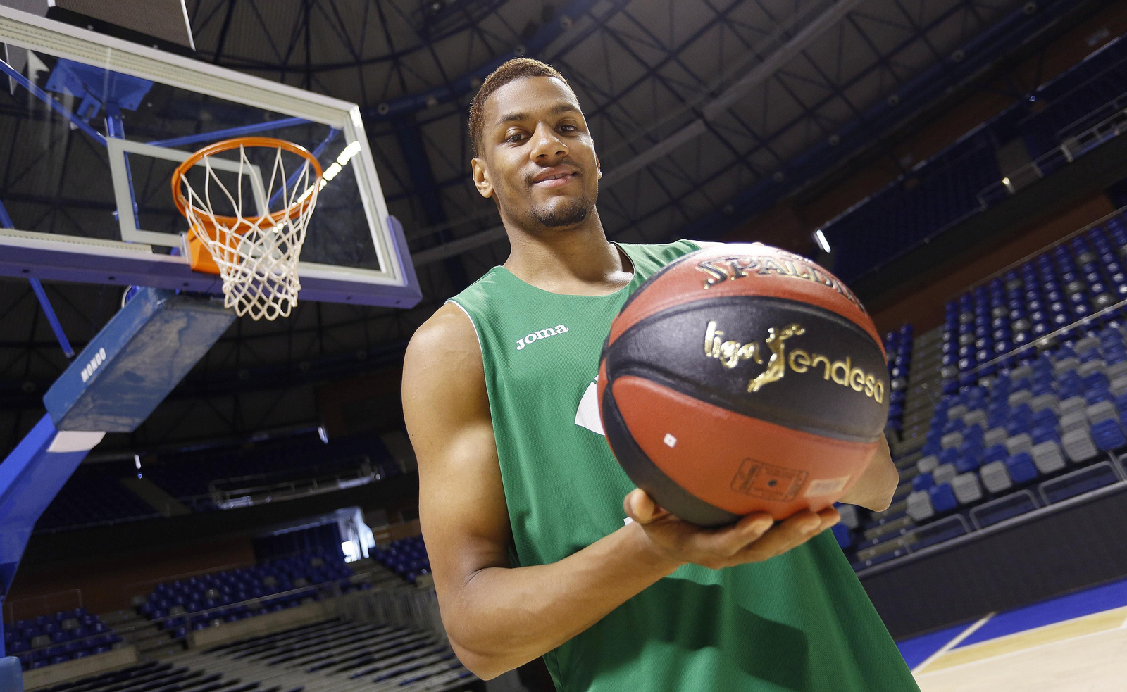 Toupane, posando en el Carpena.