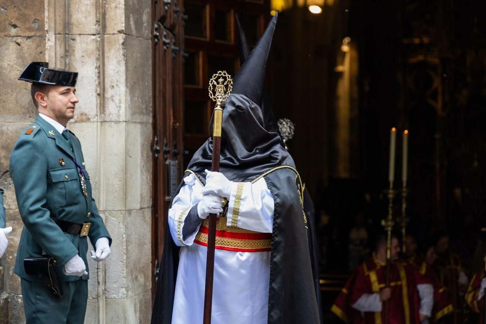 Las cofradías de la Vera Cruz, Expiración y Gran Poder lucen sus cortejos en la calle