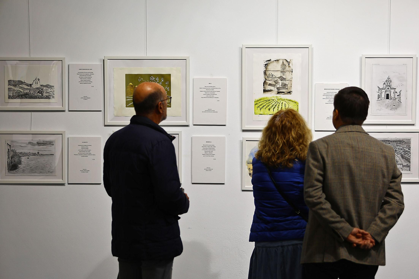 Imágenes de la inauguración de la exposición A PONIENTE en Caja Rural del Sur