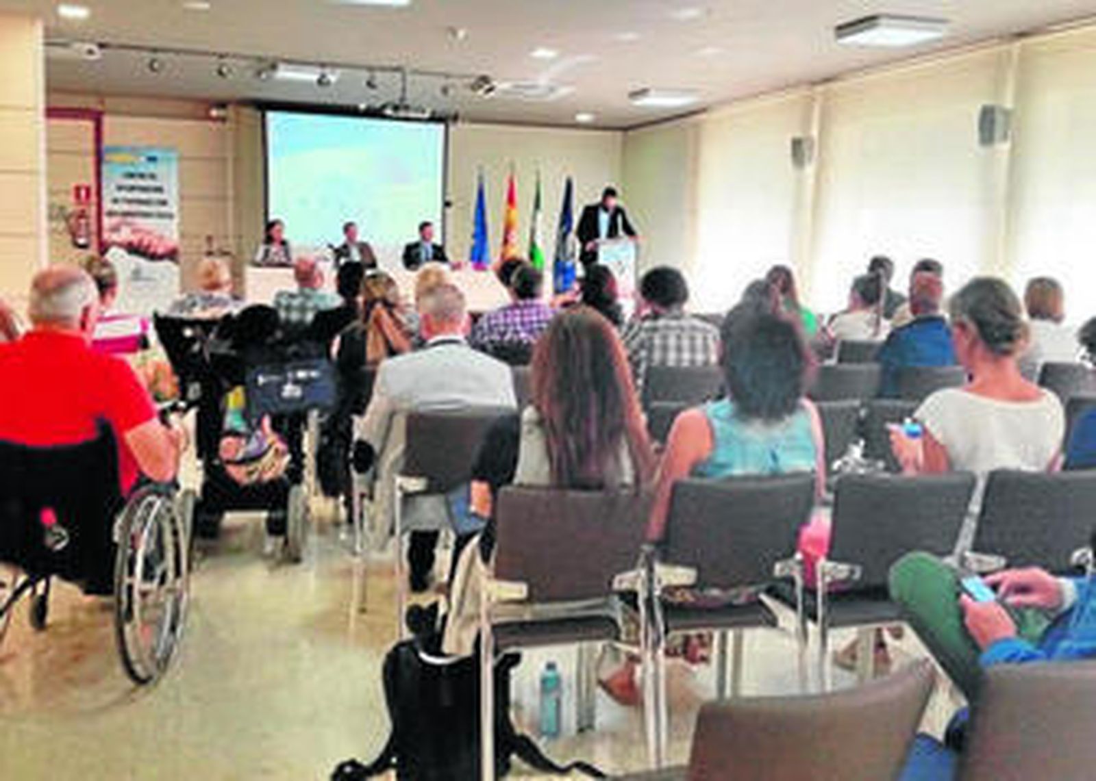 Fotografía tomada ayer en las jornadas sobre discapacidad desarrolladas en el CRMF.