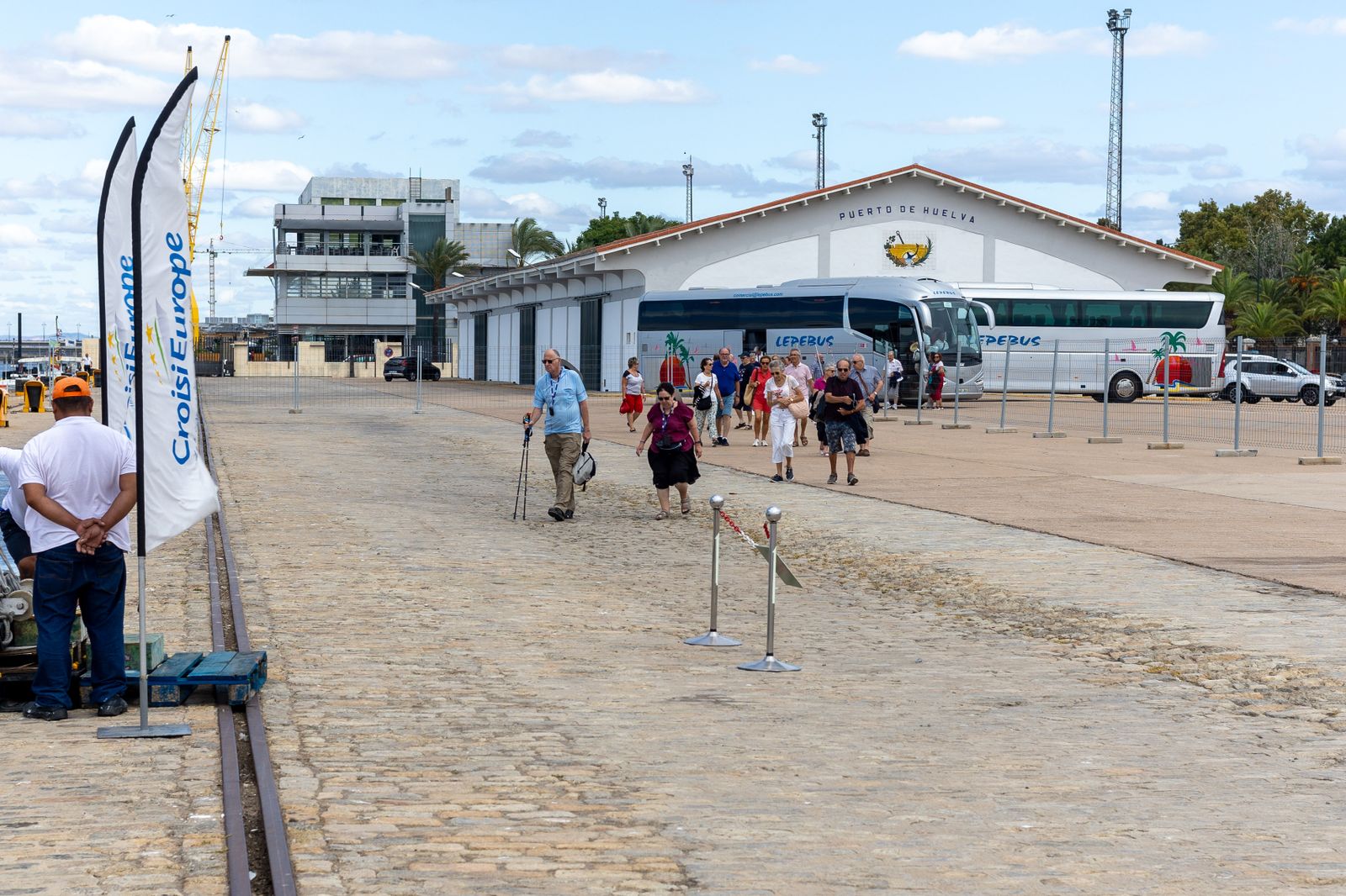Las impresionantes imágenes del buque La Belle de Cadix en el Puerto de Huelva