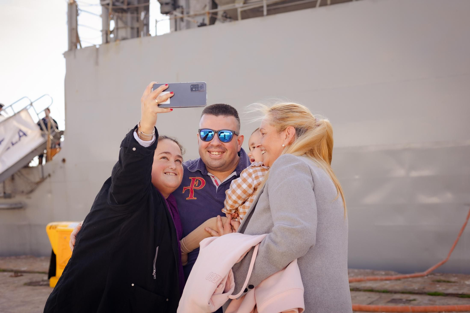 Imágenes del patrullero Centinela en el Muelle de Levante
