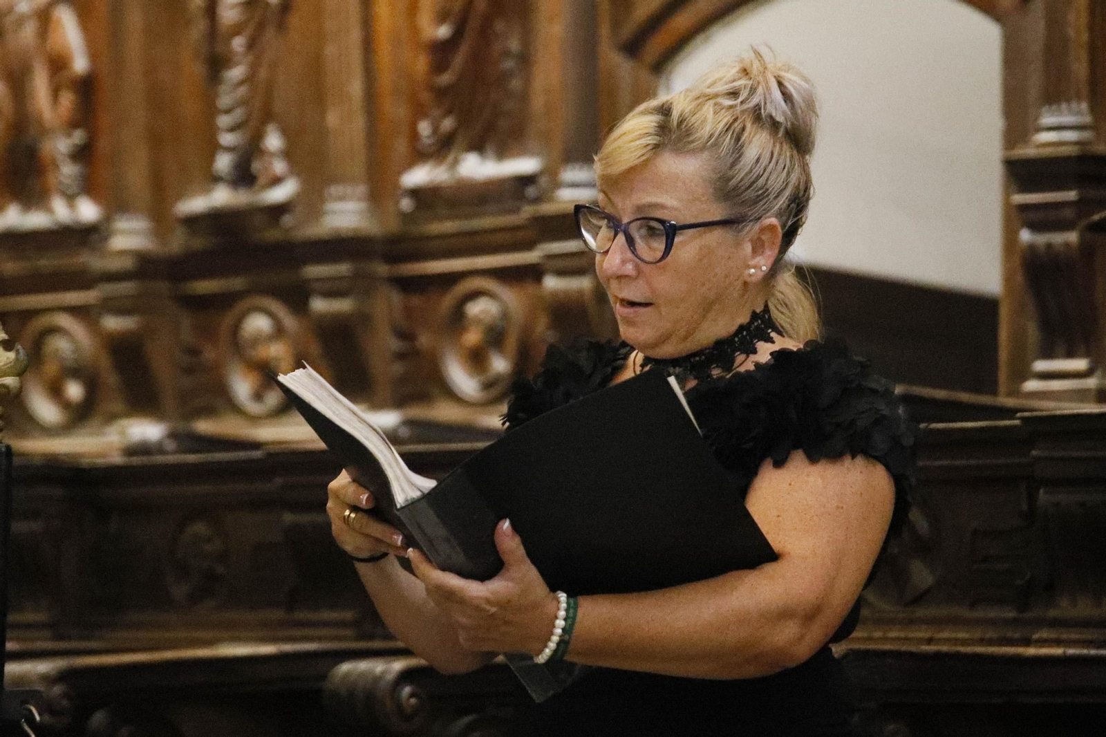 Las imágenes de la santa misa estacional presidida por el obispo de Almería, con la interpretación de Anacrusa