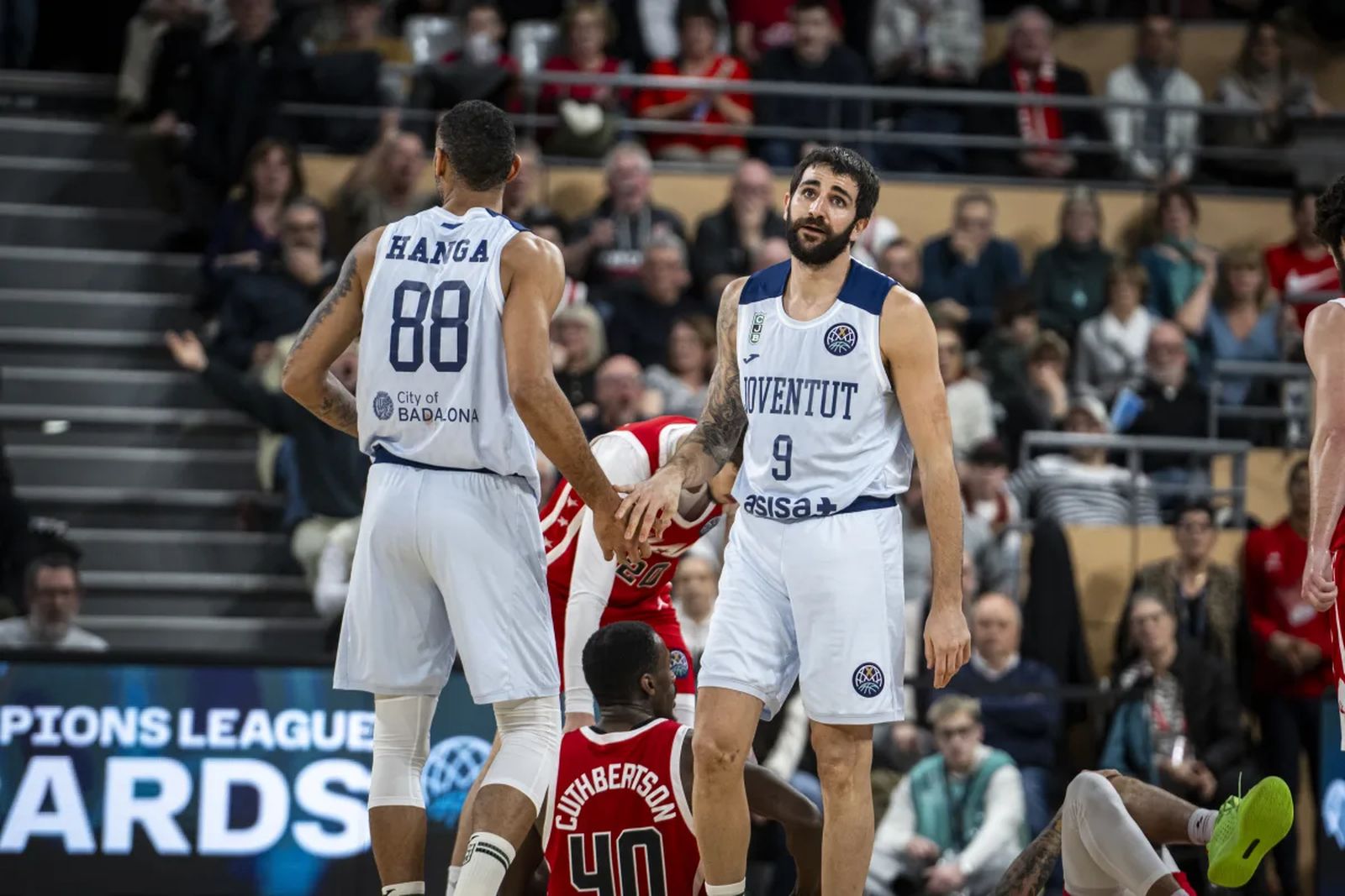 BCL: El Chalon vence al Joventut (84-77) y pone ardiendo el grupo del Unicaja