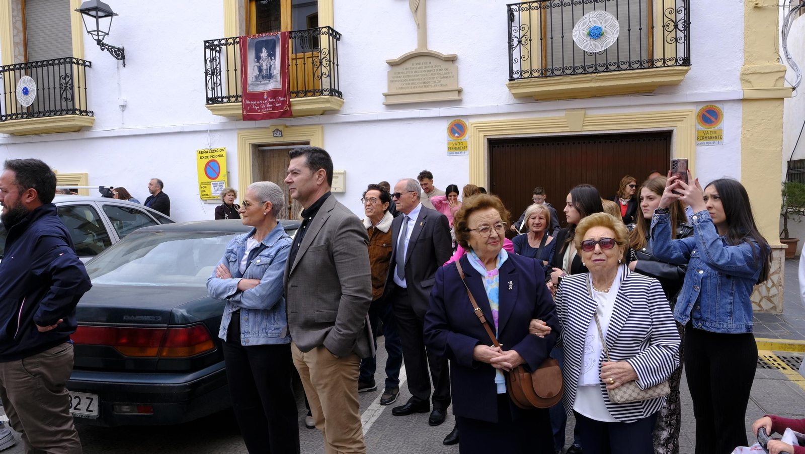 Imágenes de la procesión y paella solidaria en las Fiestas de Abla