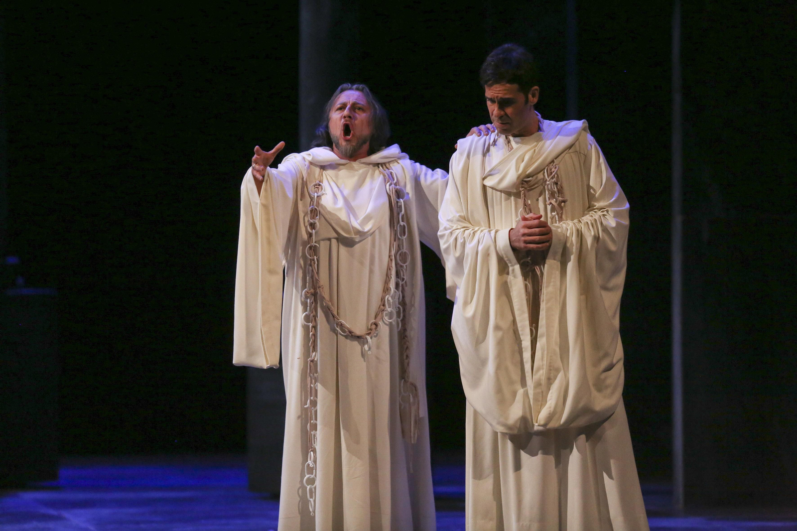 'La favorita', un viaje de la guerra a la redención, en fotos