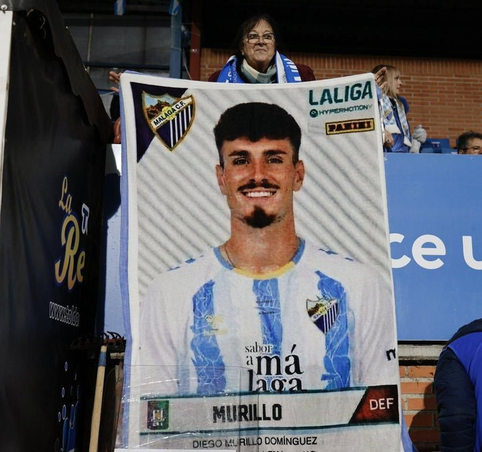 La tía de Murillo con su manta-cromo