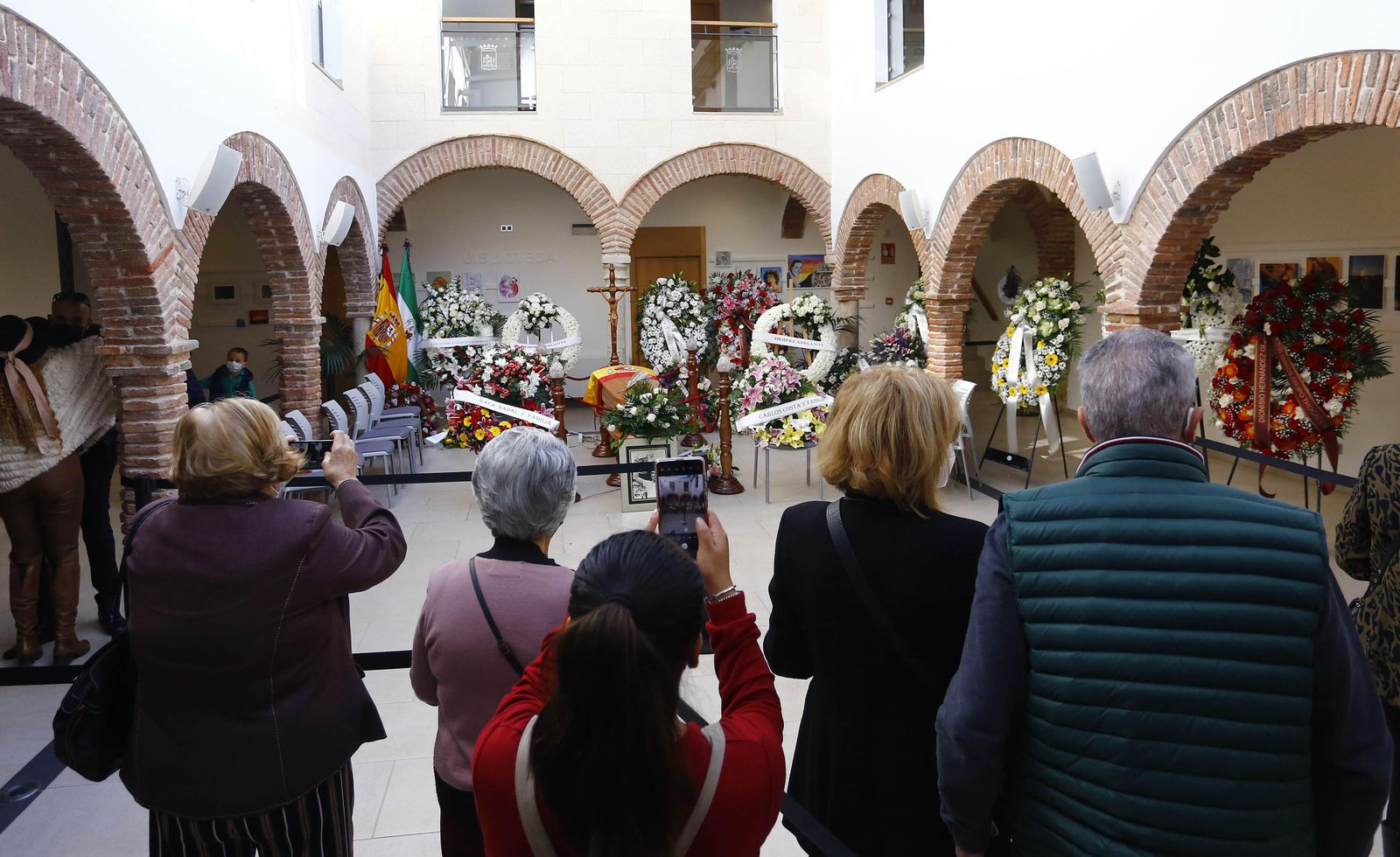 La despedida de Marbella a Manolo Santana, en imágenes