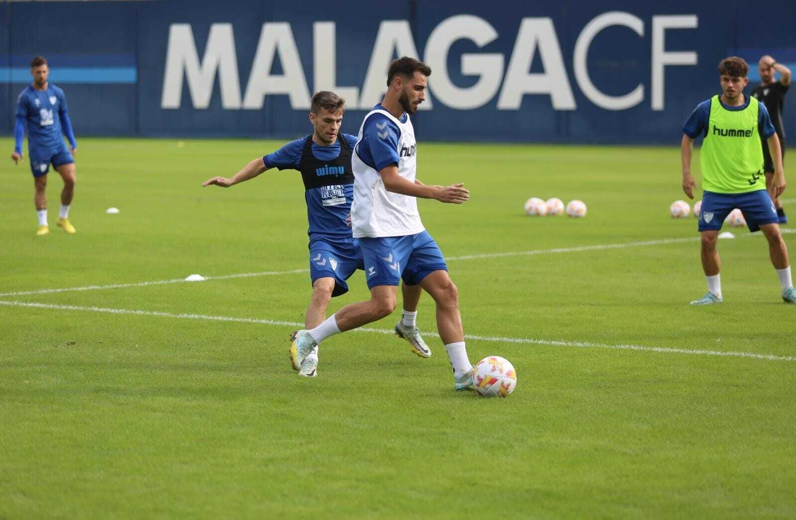 Galería: El Málaga CF ya apunta al Peña Deportiva