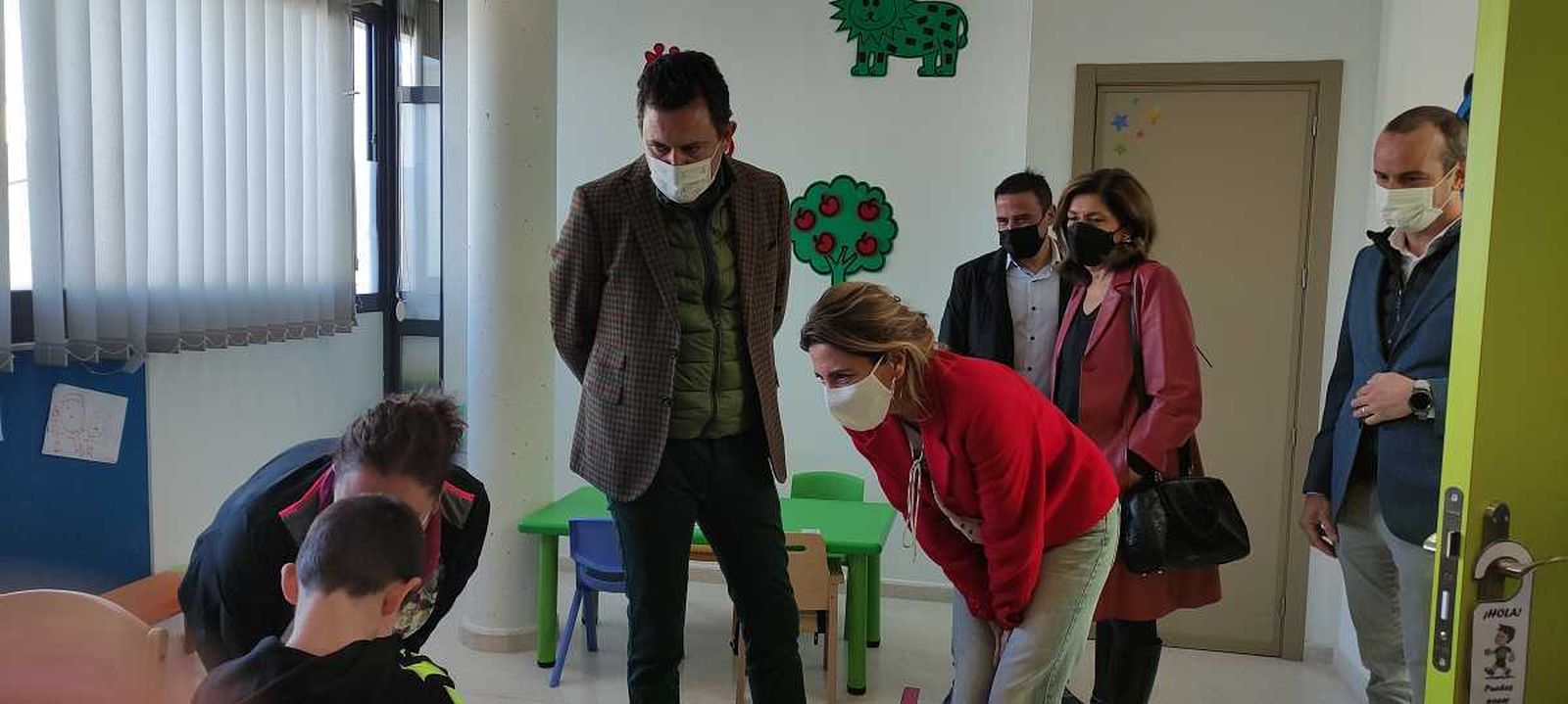 Ana Mata en su visita al Centro de Atención Infantil Temprana de Montilla.
