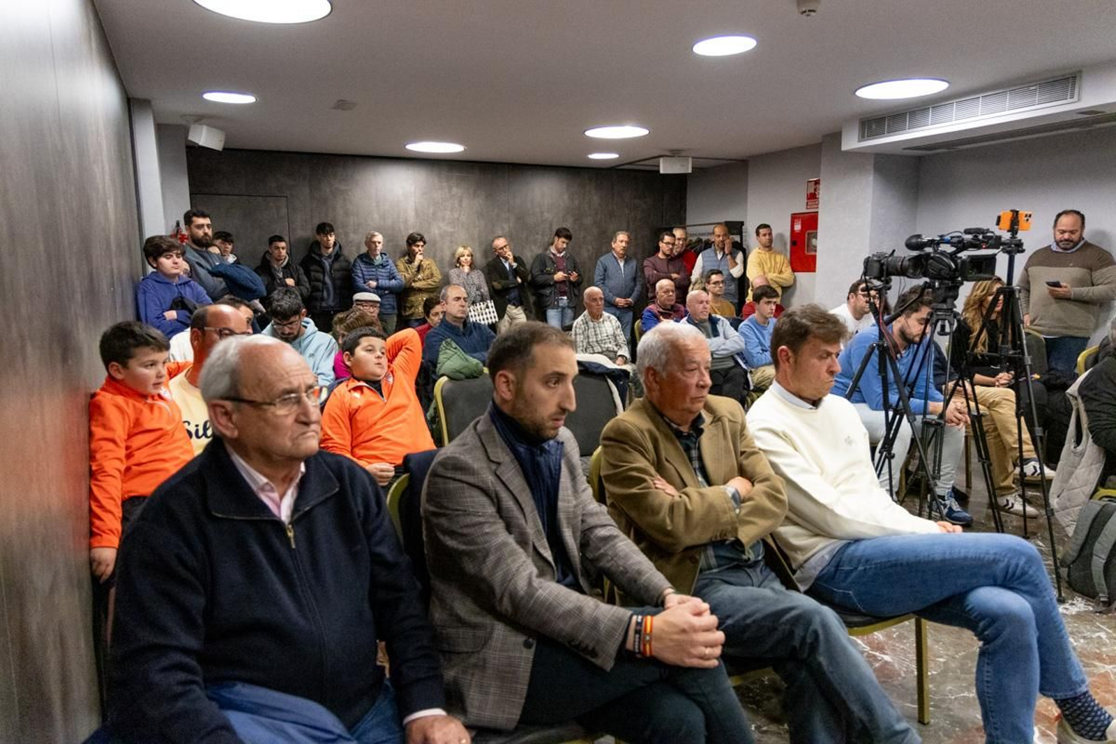 En imágenes: ilusión en la presentación de Manolo Herrero y Manolo Chumilla En imágenes: ilusión en la presentación de Manolo Herrero y Manolo Chumilla