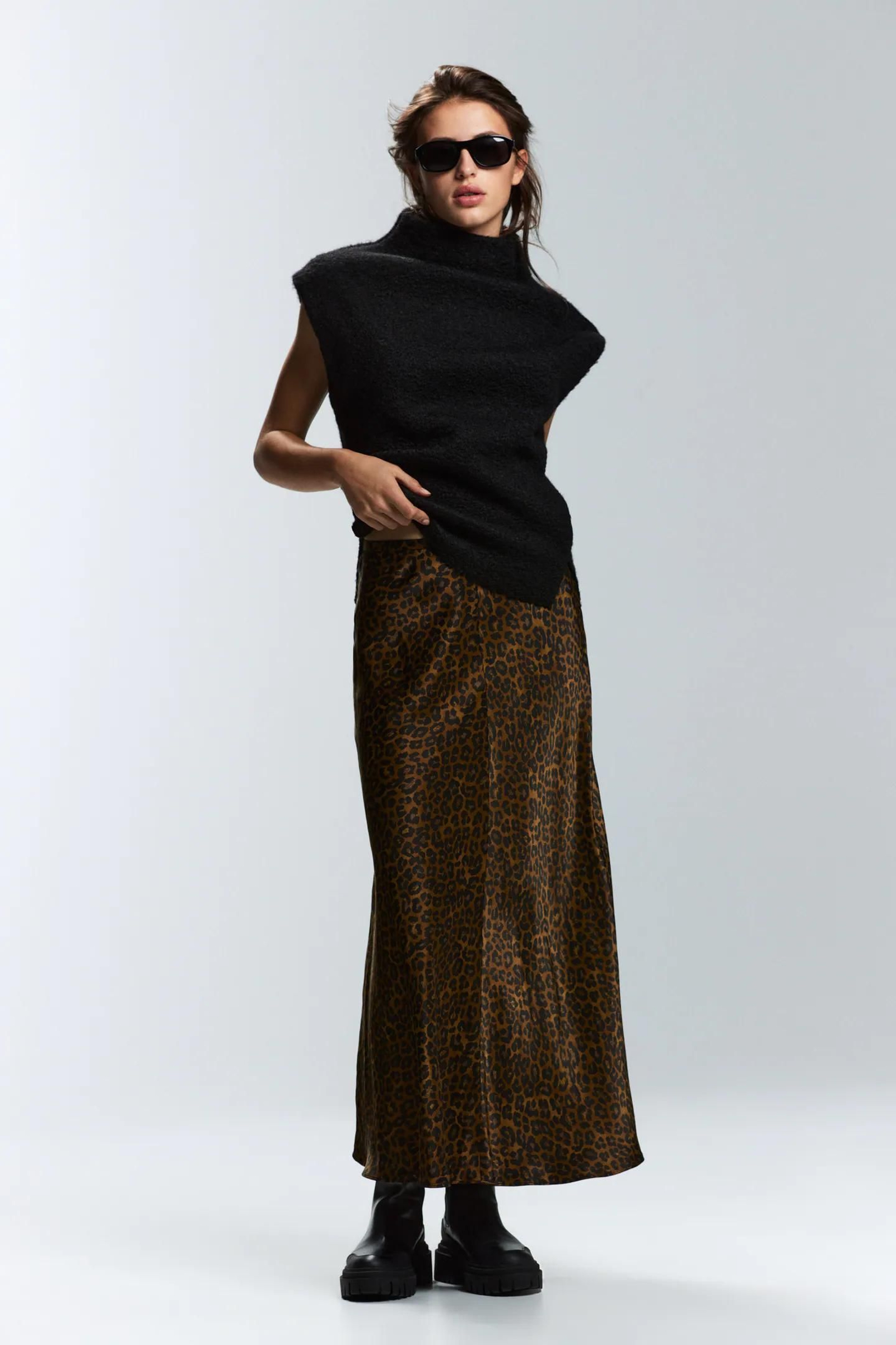 Falda en animal print de Zara.