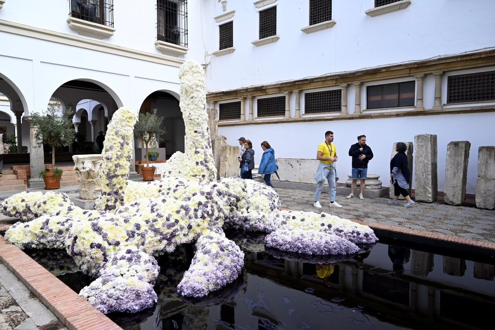 El montaje 'Flor Negra / Eco blanco' del lituano Tadao Cern, ganador de Flora 2023.