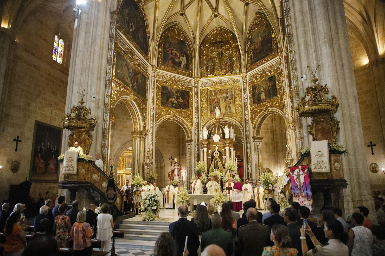 Las imágenes de la santa misa estacional presidida por el obispo de Almería, con la interpretación de Anacrusa