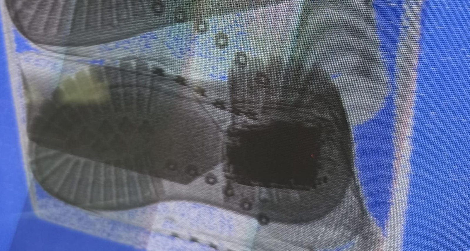 Un móvil localizado en una bota a través de un escáner