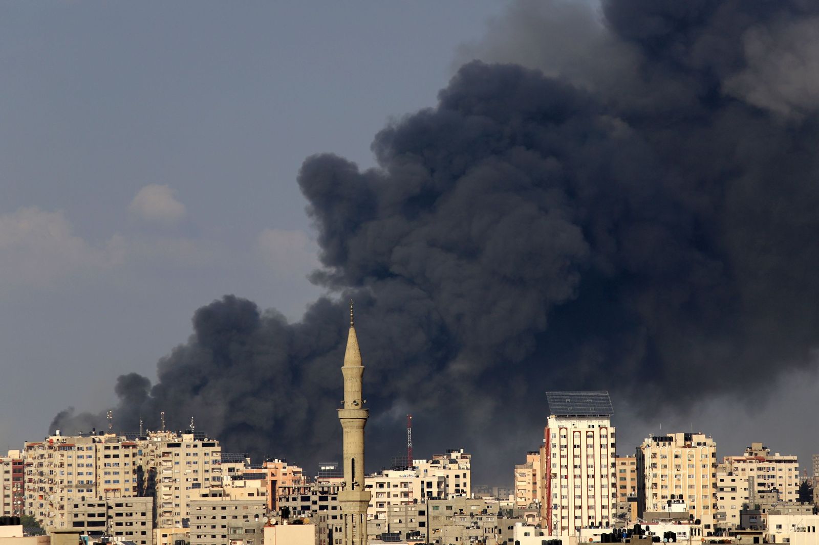 Imagen de los efectos de un bombardeo en Gaza