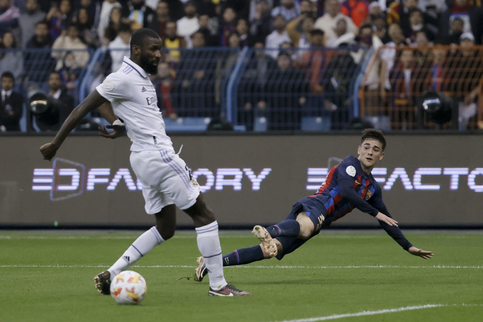 Gavi se doctora en Riad con una exhibición para conseguir su primer título en el Barça