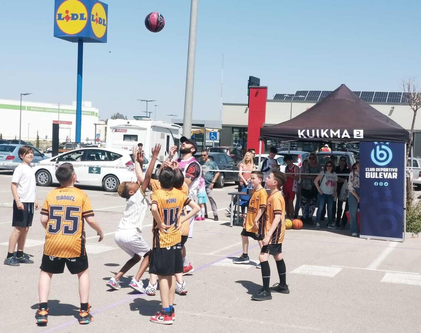 En imágenes: basket solidario de la mano del CD Bulevar en favor de ALES