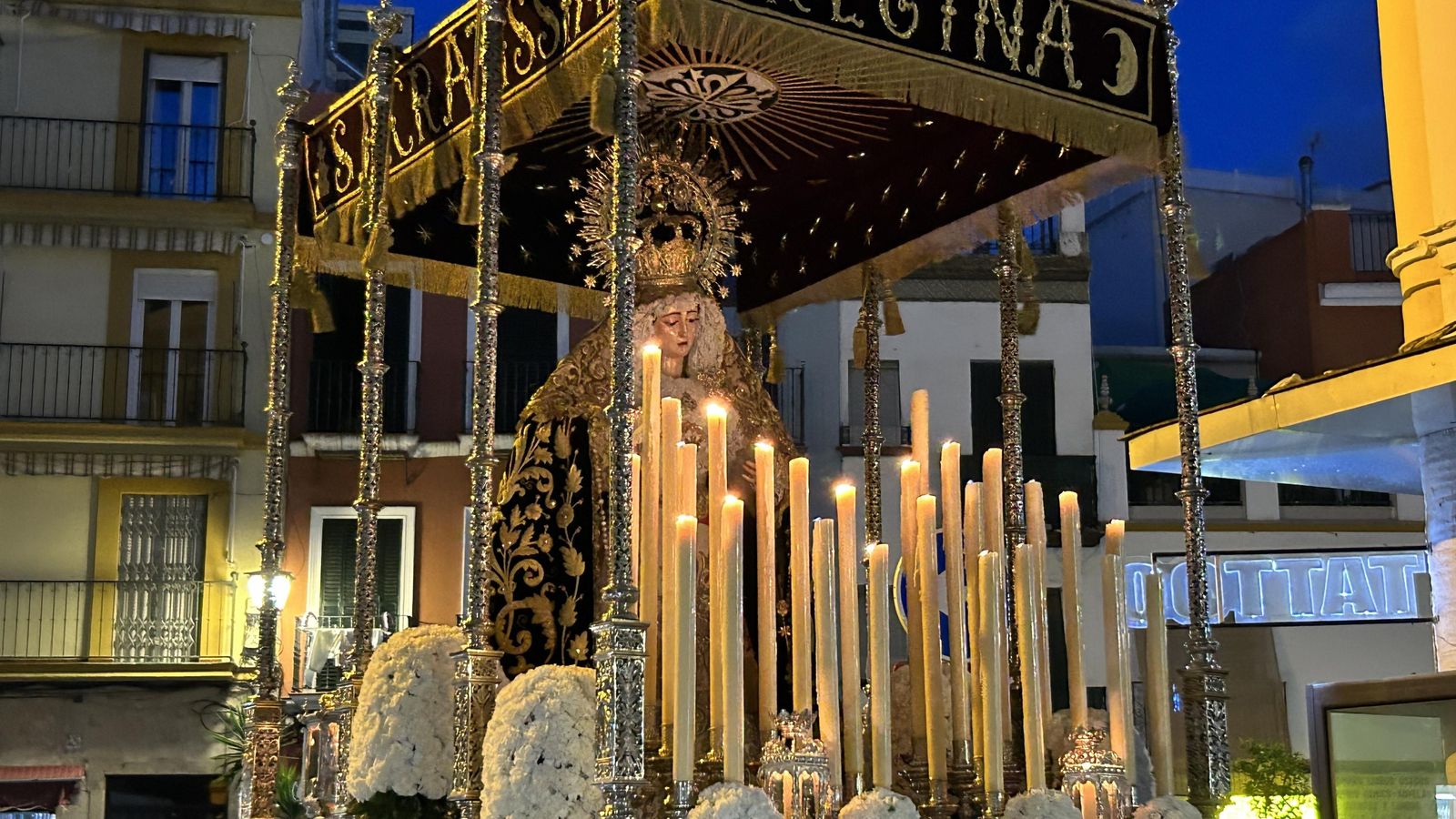 La Virgen del Rosario en su traslado
