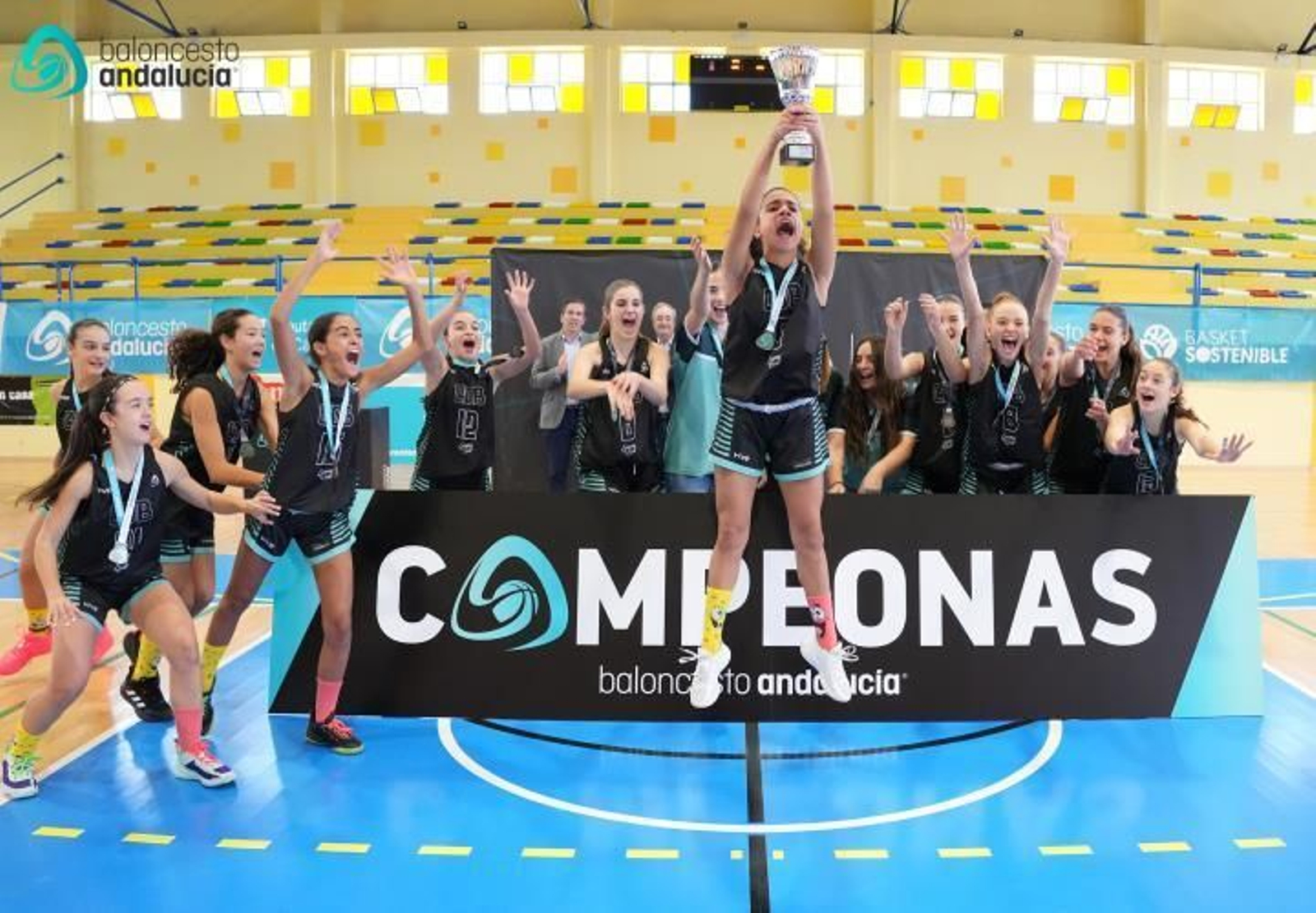La selección de Córdoba celebra su segundo título consecutivo en La Línea