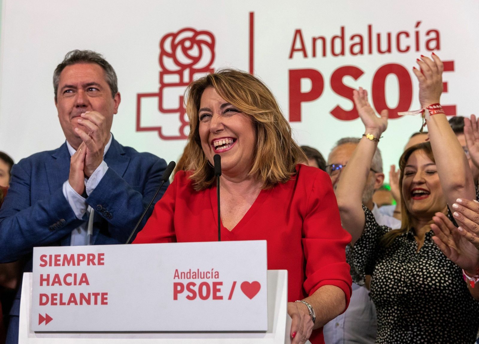 Juan Espadas celebra su triunfo en las Municipales.