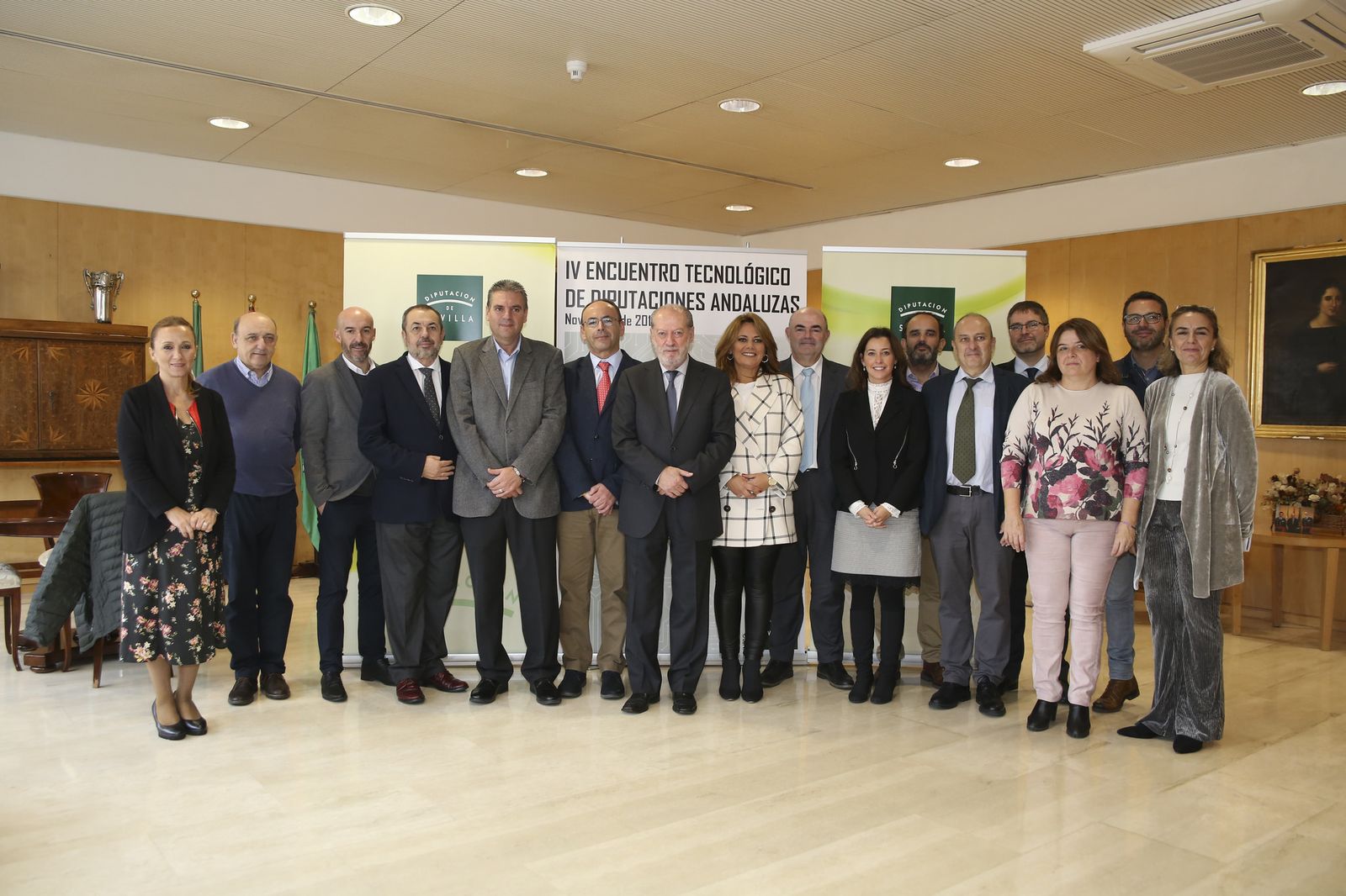 Rodríguez Villalobos con diputados andaluces y representantes de la Junta de Andalucía en materia de Innovación.