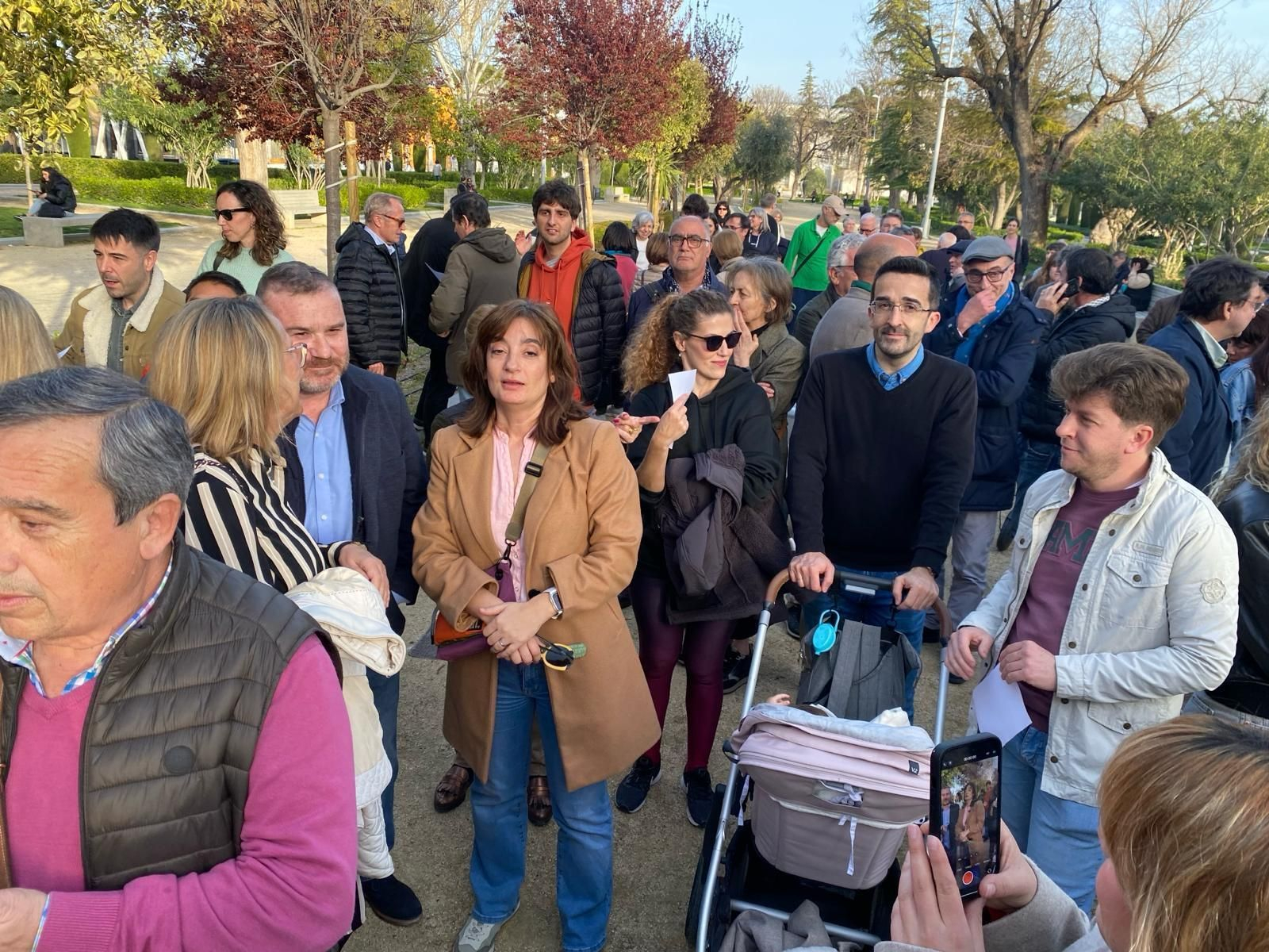 Manifestación en La Alameda contra el paso de ambulancias