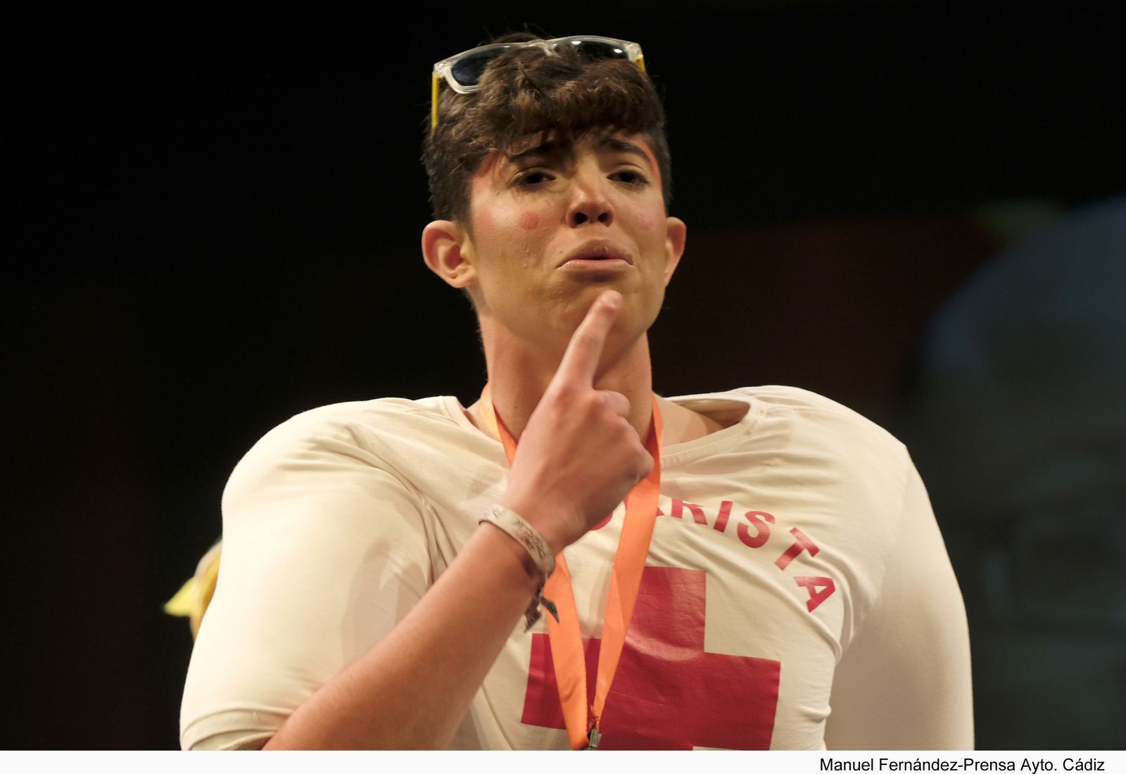 La chirigota de Dos Hermanas 'Los que se colocan por primera vez'