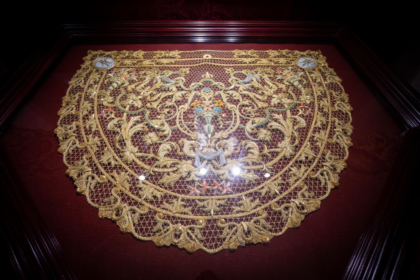 Las imágenes de la exposición Opera Nova, estrenos de las hermandades de San Fernando